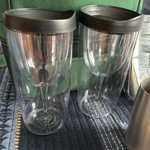 Wine To Go Bundle- PicnicTime Wine Pack Glasses & Outdoor Blanket & Accessories - Picture 4 of 14